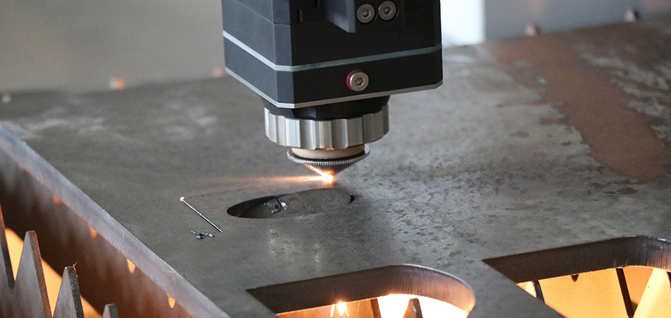 激光切割机在碳钢加工过程中的常见问题及调整方法